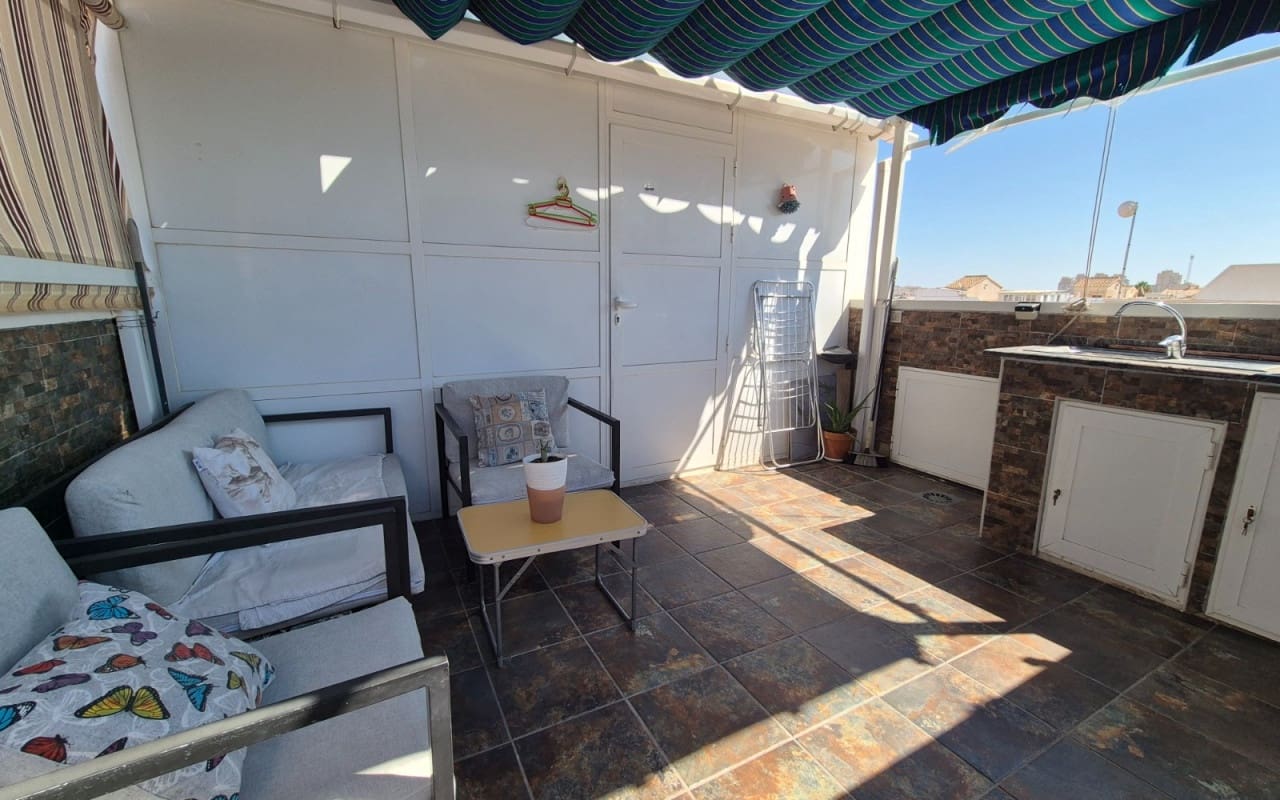 2 soverom Hus til salgs i Torrevieja med svømmebasseng - € 179 900 (Ref: 9977554)