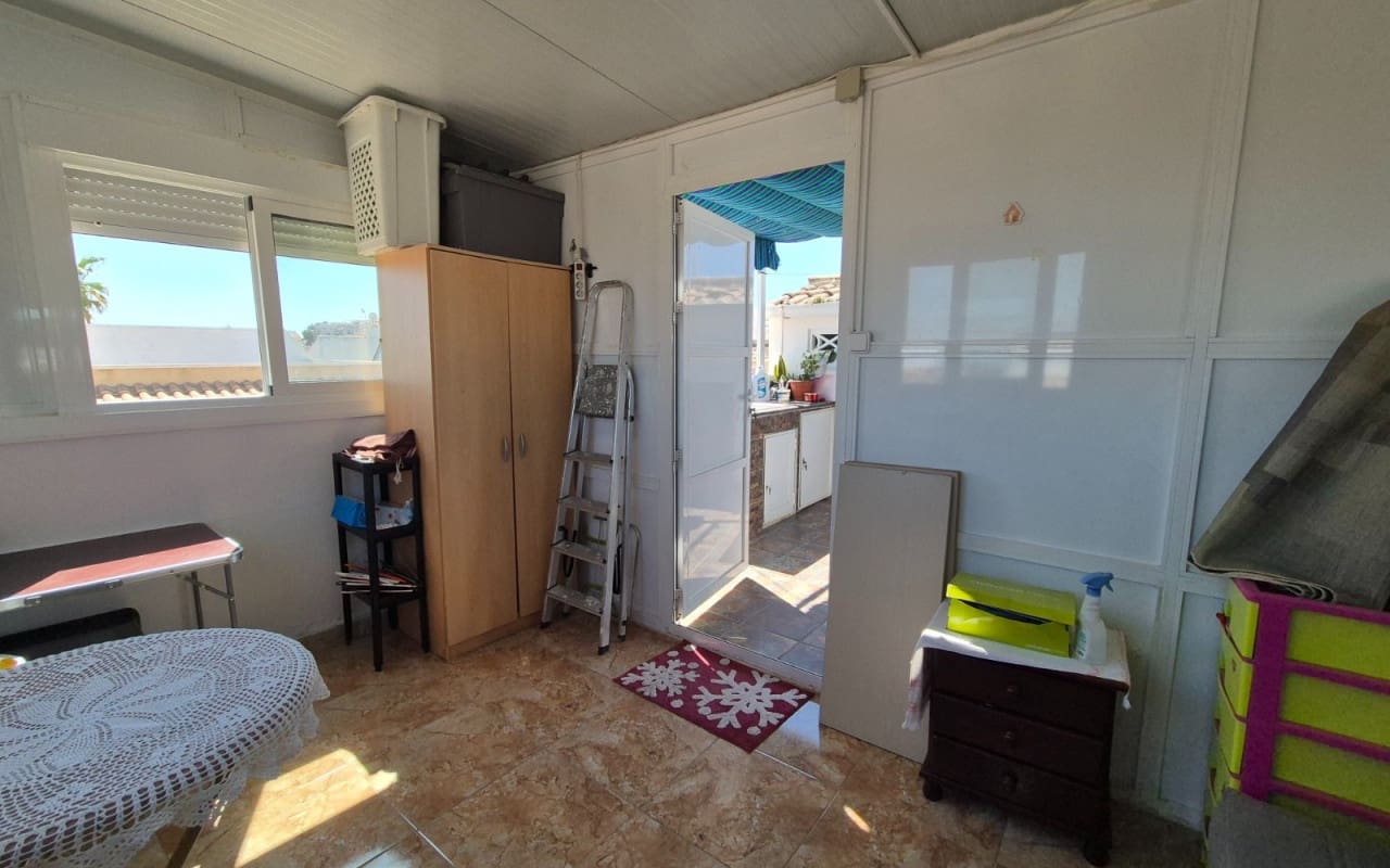 2 soverom Hus til salgs i Torrevieja med svømmebasseng - € 179 900 (Ref: 9977554)