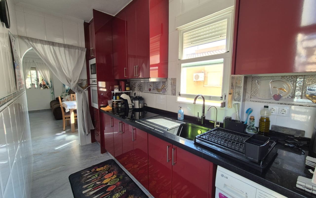 2 soverom Hus til salgs i Torrevieja med svømmebasseng - € 179 900 (Ref: 9977554)