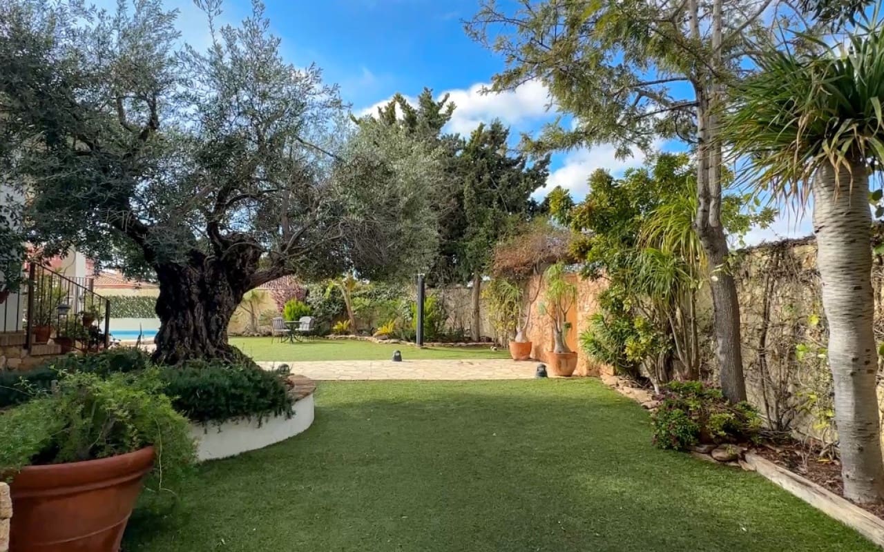 7 soveværelse Villa til salg i Dehesa de Campoamor med swimmingpool garage - € 1.290.000 (Ref: 9977555)
