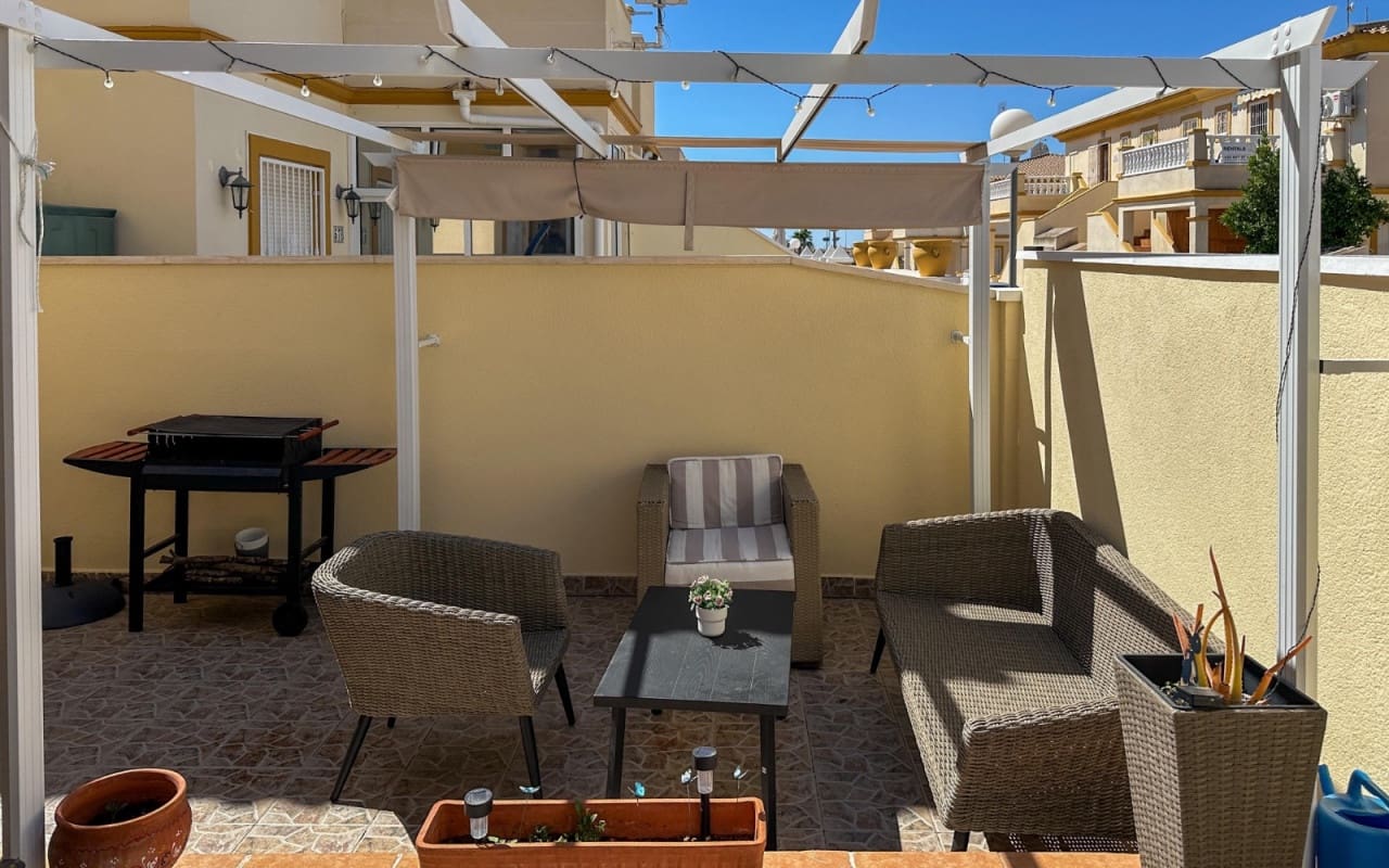 2 soverom Hus til salgs i Orihuela Costa med svømmebasseng - € 176 900 (Ref: 9977556)