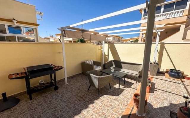 2 soverom Hus til salgs i Playa Flamenca, Orihuela med svømmebasseng - € 176 900 (Ref: 9977556)