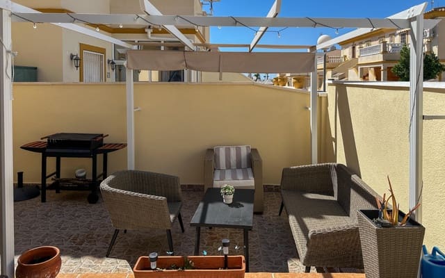 2 soverom Hus til salgs i Playa Flamenca, Orihuela med svømmebasseng - € 176 900 (Ref: 9977556)