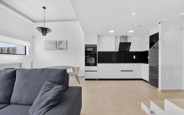 3 soveværelse Villa til salg i El Raso, Guardamar del Segura med swimmingpool - € 445.000 (Ref: 9977557)