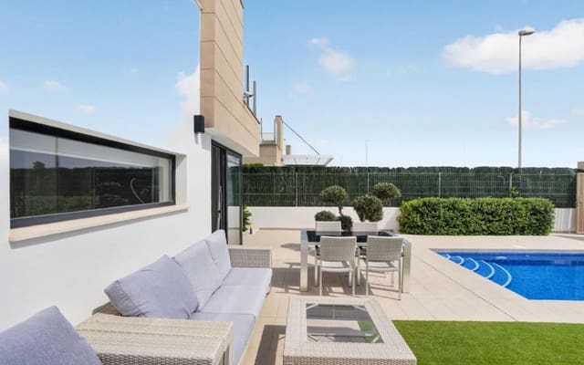3 soveværelse Villa til salg i El Raso, Guardamar del Segura med swimmingpool - € 445.000 (Ref: 9977557)