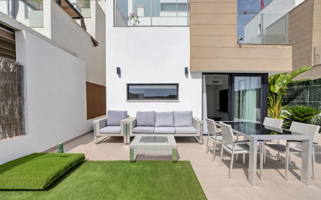 3 chambre Villa/Maison à vendre à El Raso avec piscine - 445 000 € (Ref: 9977557)