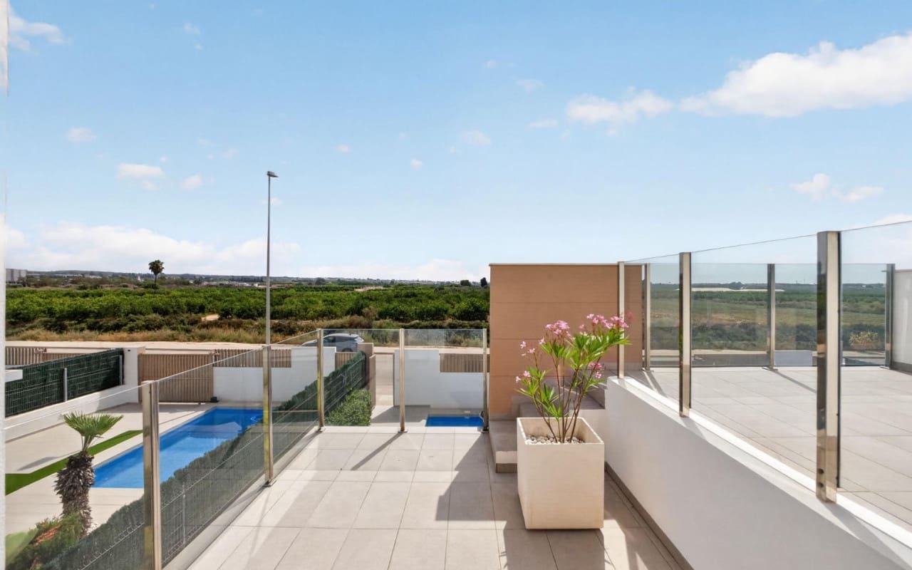 3 chambre Villa/Maison à vendre à El Raso avec piscine - 445 000 € (Ref: 9977557)