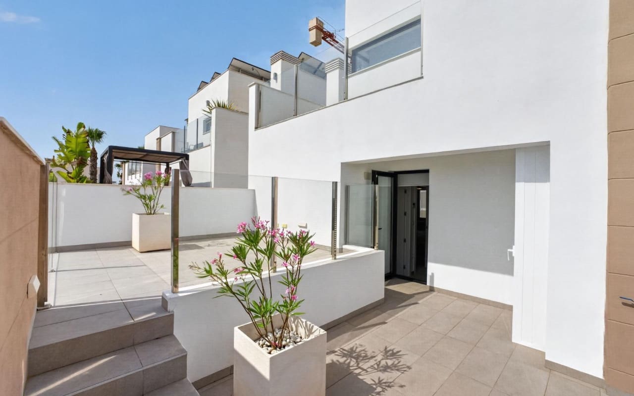 3 chambre Villa/Maison à vendre à El Raso avec piscine - 445 000 € (Ref: 9977557)