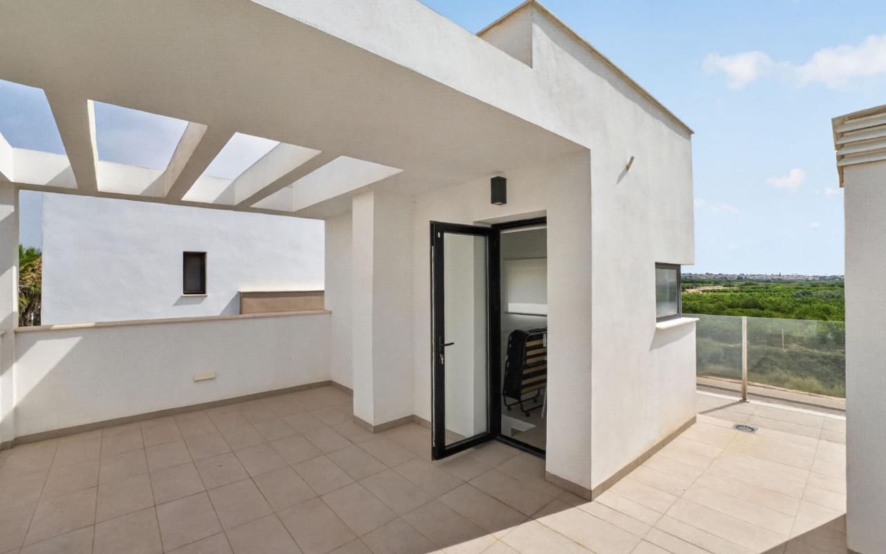 3 chambre Villa/Maison à vendre à El Raso avec piscine - 445 000 € (Ref: 9977557)