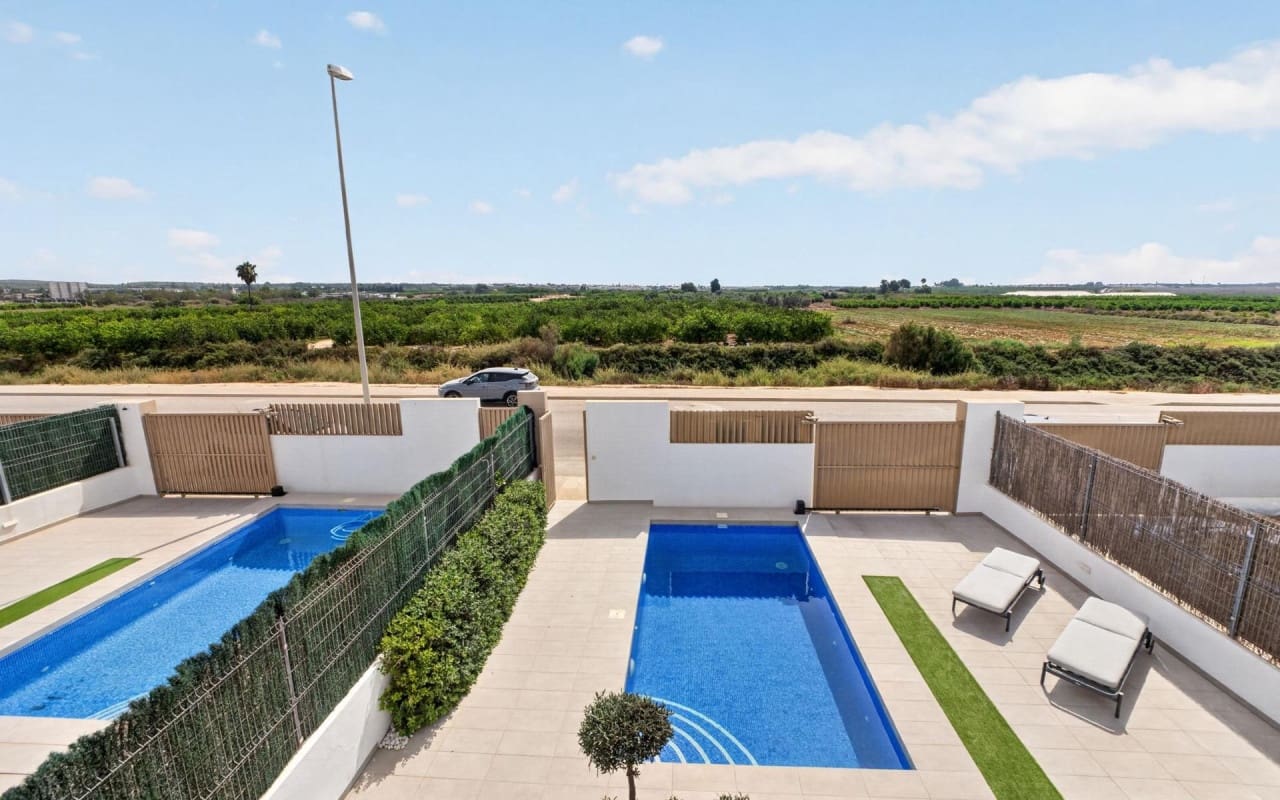 3 chambre Villa/Maison à vendre à El Raso avec piscine - 445 000 € (Ref: 9977557)