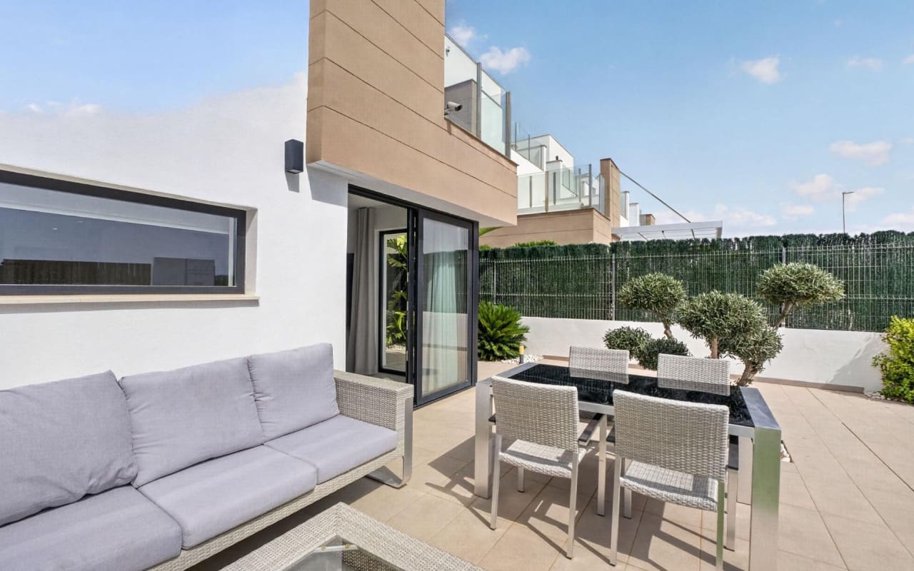 3 chambre Villa/Maison à vendre à El Raso avec piscine - 445 000 € (Ref: 9977557)