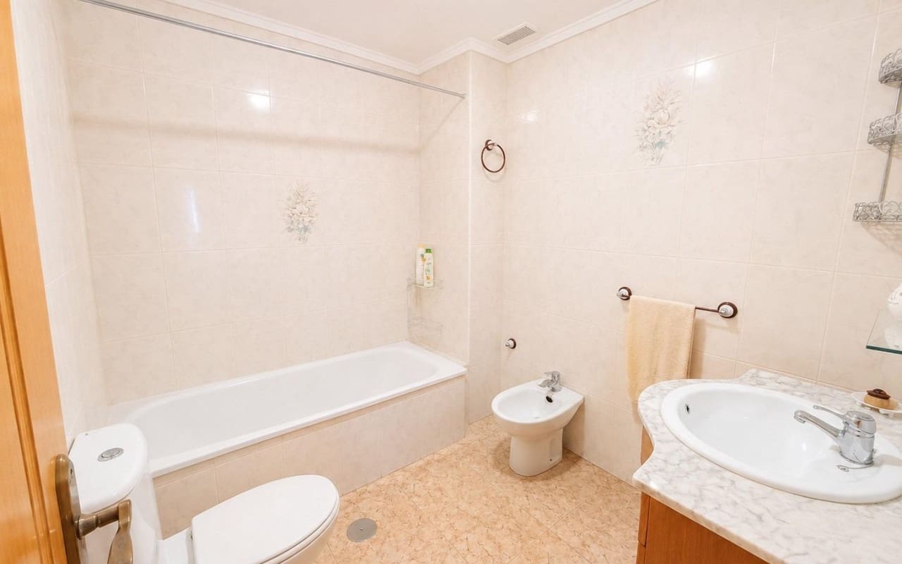 1 chambre Appartement à vendre à Torrevieja - 103 000 € (Ref: 9977560)