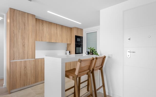 2 slaapkamer Appartement te koop in Punta Prima, Orihuela met zwembad - € 379.000 (Ref: 9977562)