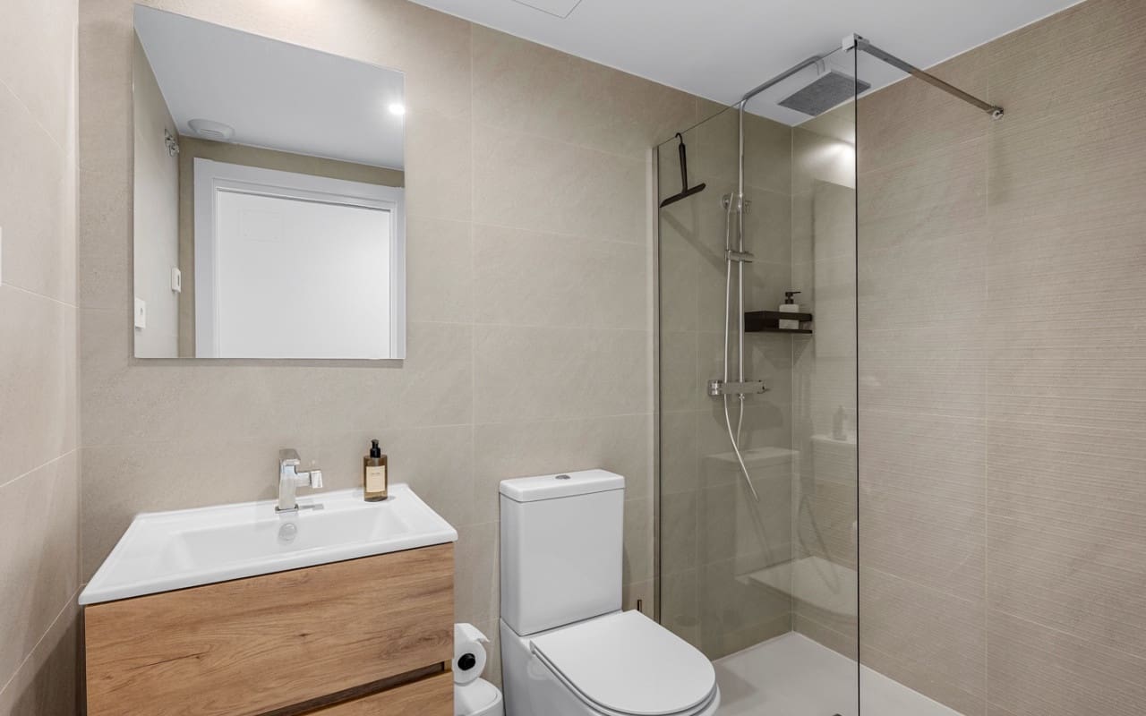2 bedroom Apartment for sale in Orihuela Costa with pool - € 379,000 (Ref: 9977562)