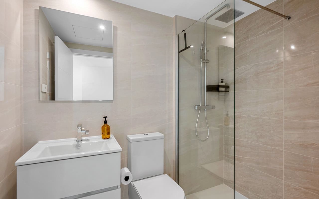 2 bedroom Apartment for sale in Orihuela Costa with pool - € 379,000 (Ref: 9977562)
