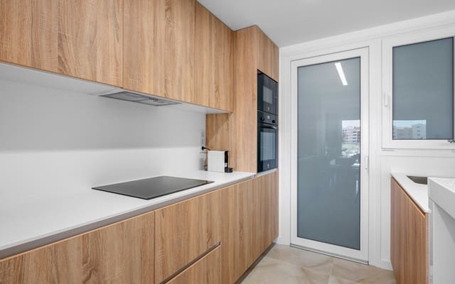 2 slaapkamer Appartement te koop in Punta Prima, Orihuela met zwembad - € 379.000 (Ref: 9977562)