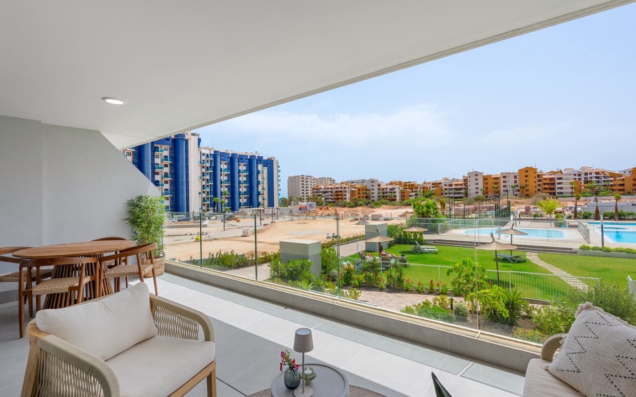 2 bedroom Apartment for sale in Orihuela Costa with pool - € 379,000 (Ref: 9977562)