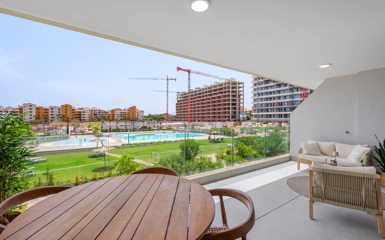 2 bedroom Apartment for sale in Orihuela Costa with pool - € 379,000 (Ref: 9977562)