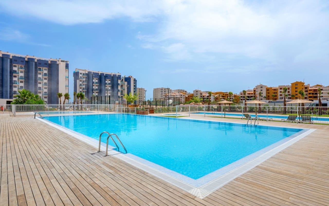 2 bedroom Apartment for sale in Orihuela Costa with pool - € 379,000 (Ref: 9977562)