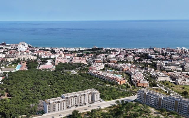 2 soverom Penthouse til salgs i Torremolinos med svømmebasseng - € 481 000 (Ref: 9977716)