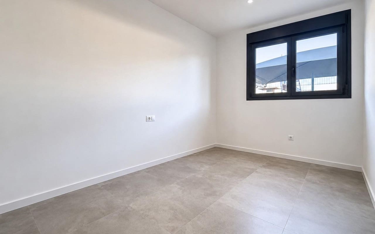 2 soveværelse Lejlighed til salg i Dehesa de Campoamor med swimmingpool garage - € 299.000 (Ref: 9981351)