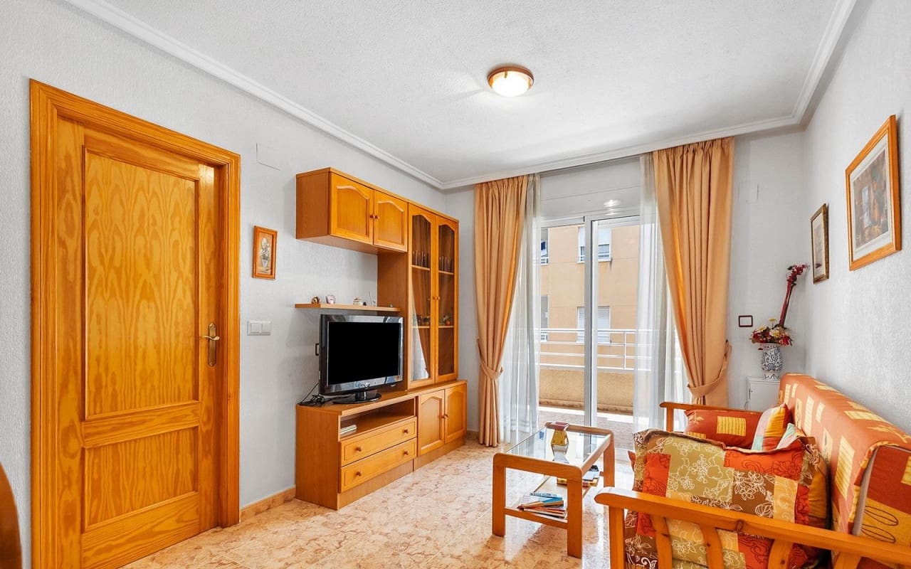 2 soverom Leilighet til salgs i Torrevieja med svømmebasseng - € 143 000 (Ref: 9981352)