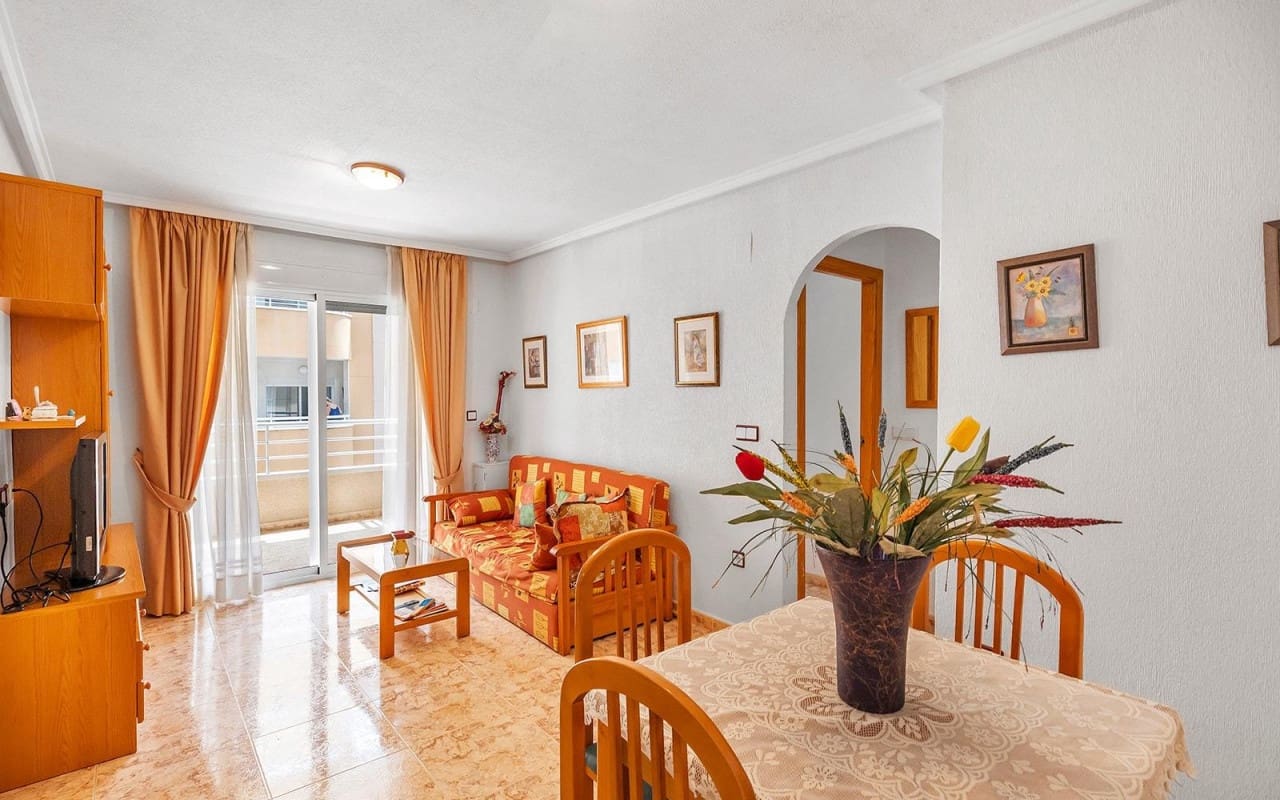2 soverom Leilighet til salgs i Torrevieja med svømmebasseng - € 143 000 (Ref: 9981352)