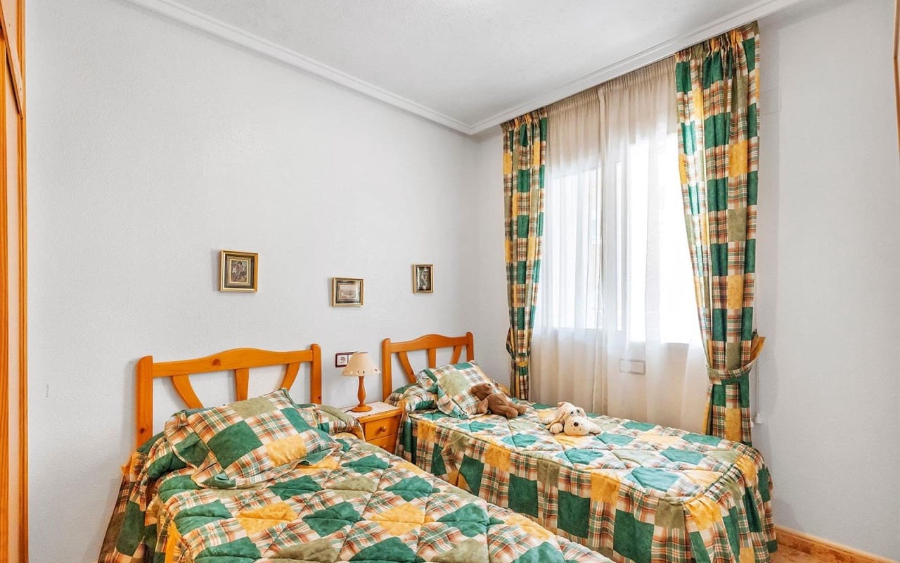 2 soverom Leilighet til salgs i Torrevieja med svømmebasseng - € 143 000 (Ref: 9981352)