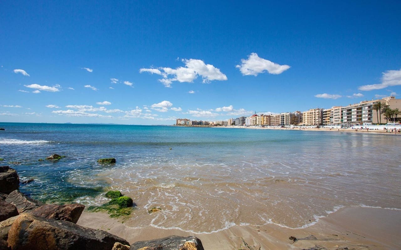 2 soverom Leilighet til salgs i Torrevieja med svømmebasseng - € 143 000 (Ref: 9981352)