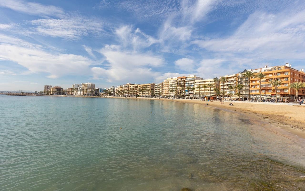 2 soverom Leilighet til salgs i Torrevieja med svømmebasseng - € 143 000 (Ref: 9981352)