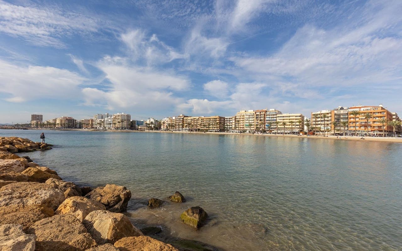 2 soverom Leilighet til salgs i Torrevieja med svømmebasseng - € 143 000 (Ref: 9981352)