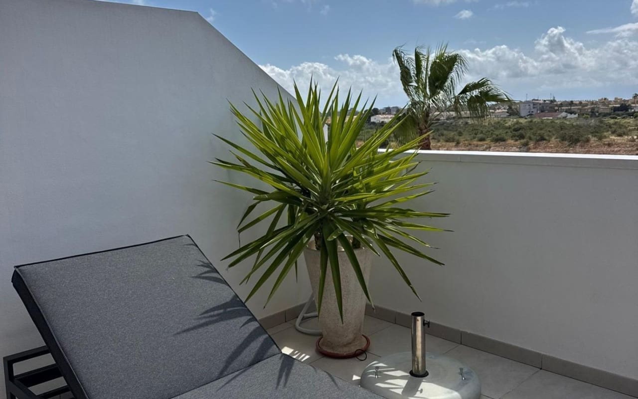 3 sovrum Lägenhet till salu i Orihuela Costa med pool - 387 000 € (Ref: 9981355)