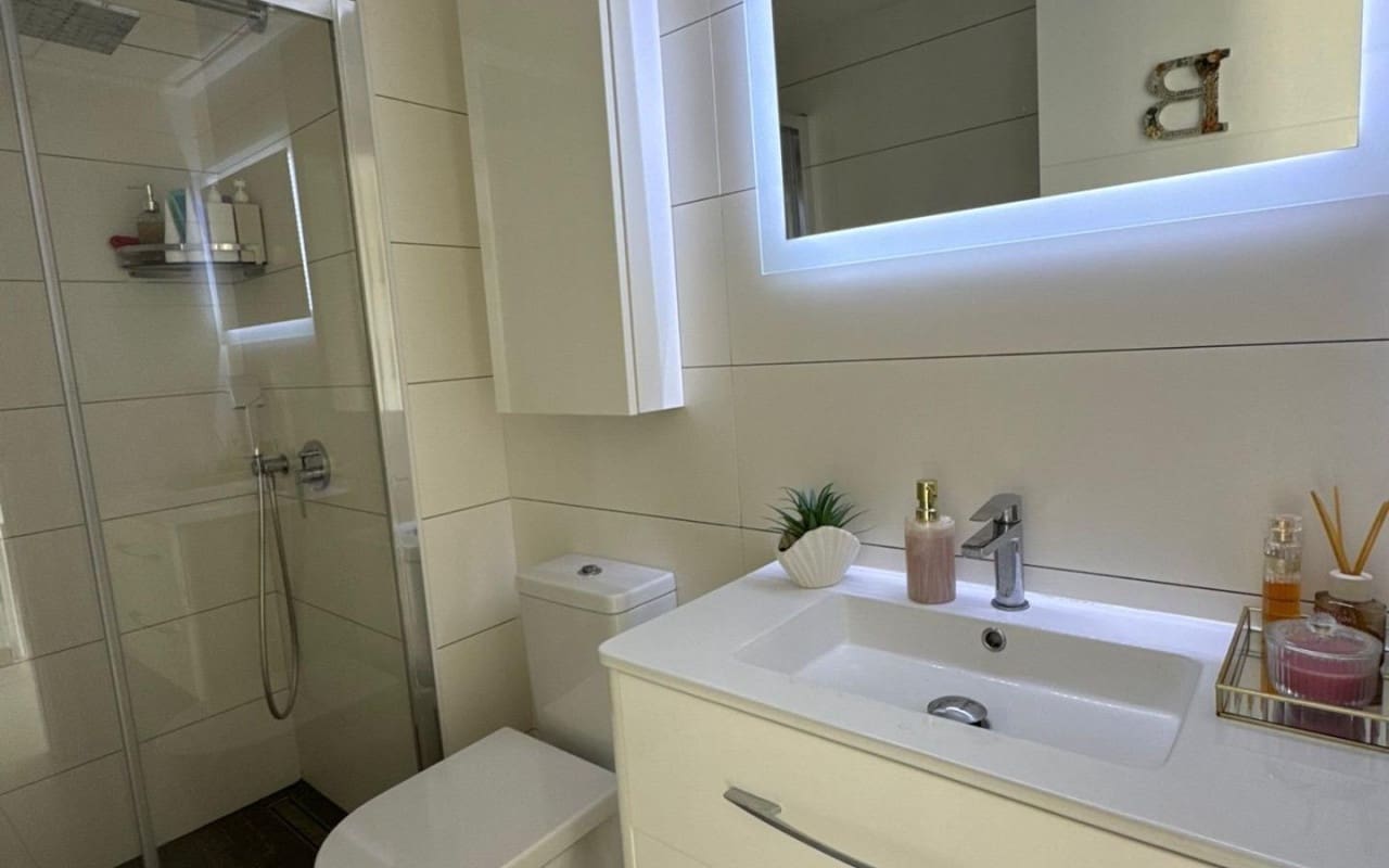 3 sovrum Lägenhet till salu i Orihuela Costa med pool - 387 000 € (Ref: 9981355)