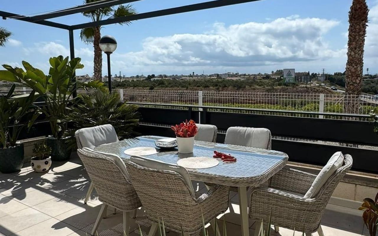 3 sovrum Lägenhet till salu i Orihuela Costa med pool - 387 000 € (Ref: 9981355)