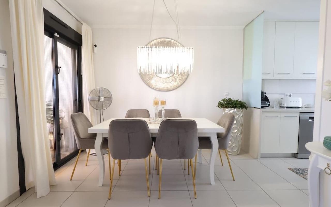 3 makuuhuone Huoneisto myytävänä paikassa Orihuela Costa mukana uima-altaan - 387 000 € (Ref: 9981355)