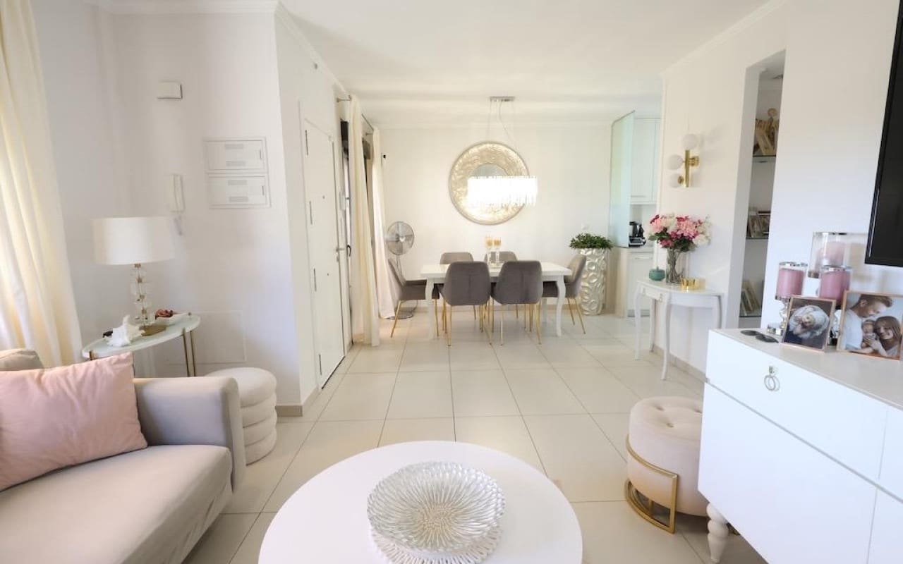 3 makuuhuone Huoneisto myytävänä paikassa Orihuela Costa mukana uima-altaan - 387 000 € (Ref: 9981355)