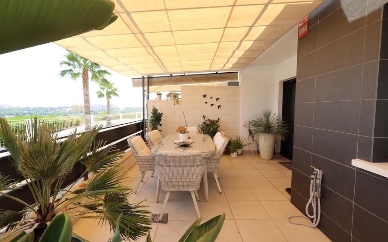3 makuuhuone Huoneisto myytävänä paikassa Orihuela Costa mukana uima-altaan - 387 000 € (Ref: 9981355)