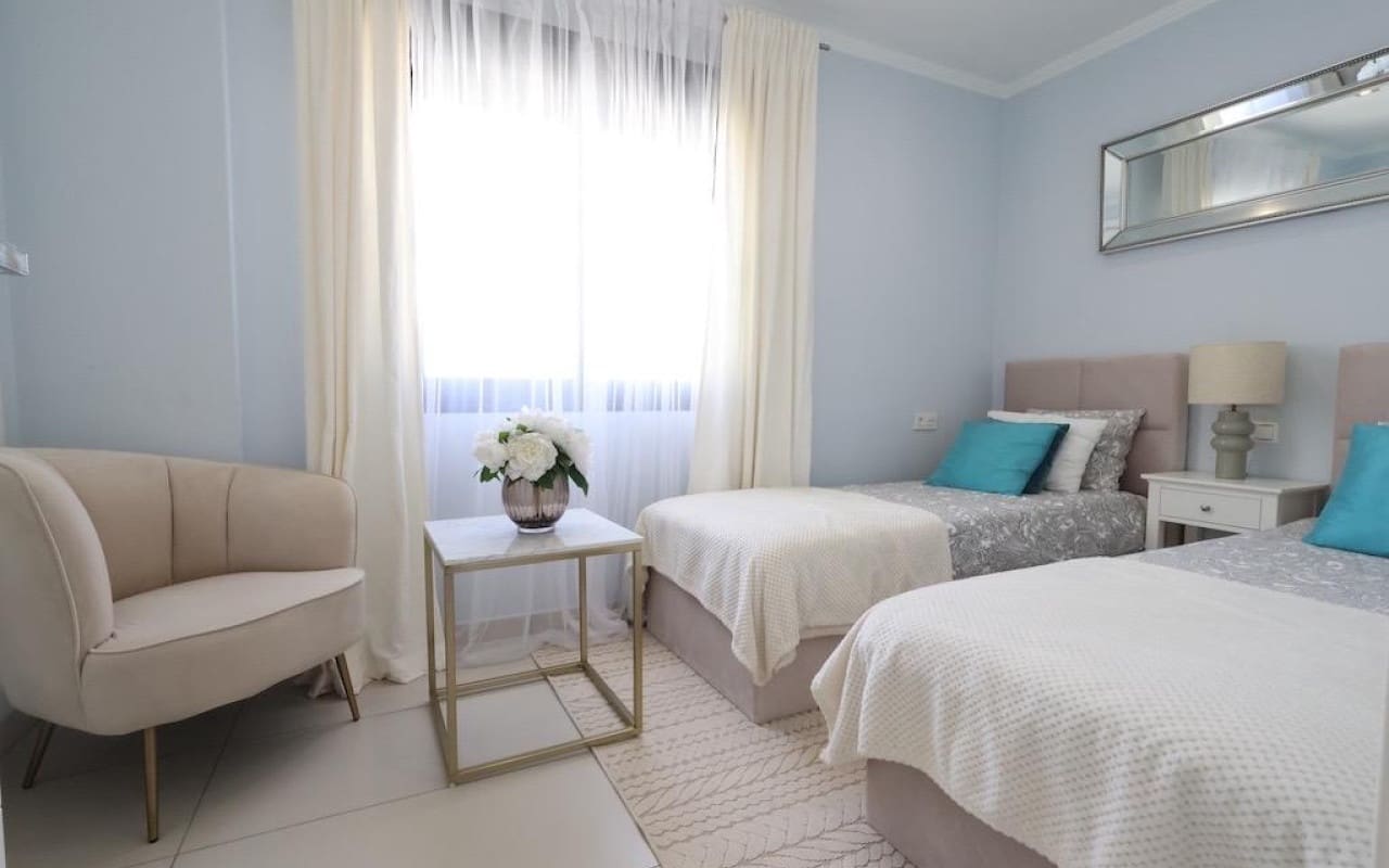 3 makuuhuone Huoneisto myytävänä paikassa Orihuela Costa mukana uima-altaan - 387 000 € (Ref: 9981355)