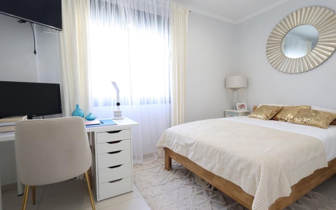 3 makuuhuone Huoneisto myytävänä paikassa Orihuela Costa mukana uima-altaan - 387 000 € (Ref: 9981355)
