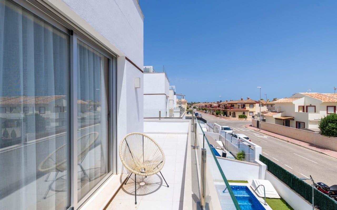3 soverom Villa til salgs i Ciudad Quesada med svømmebasseng - € 399 000 (Ref: 9997263)