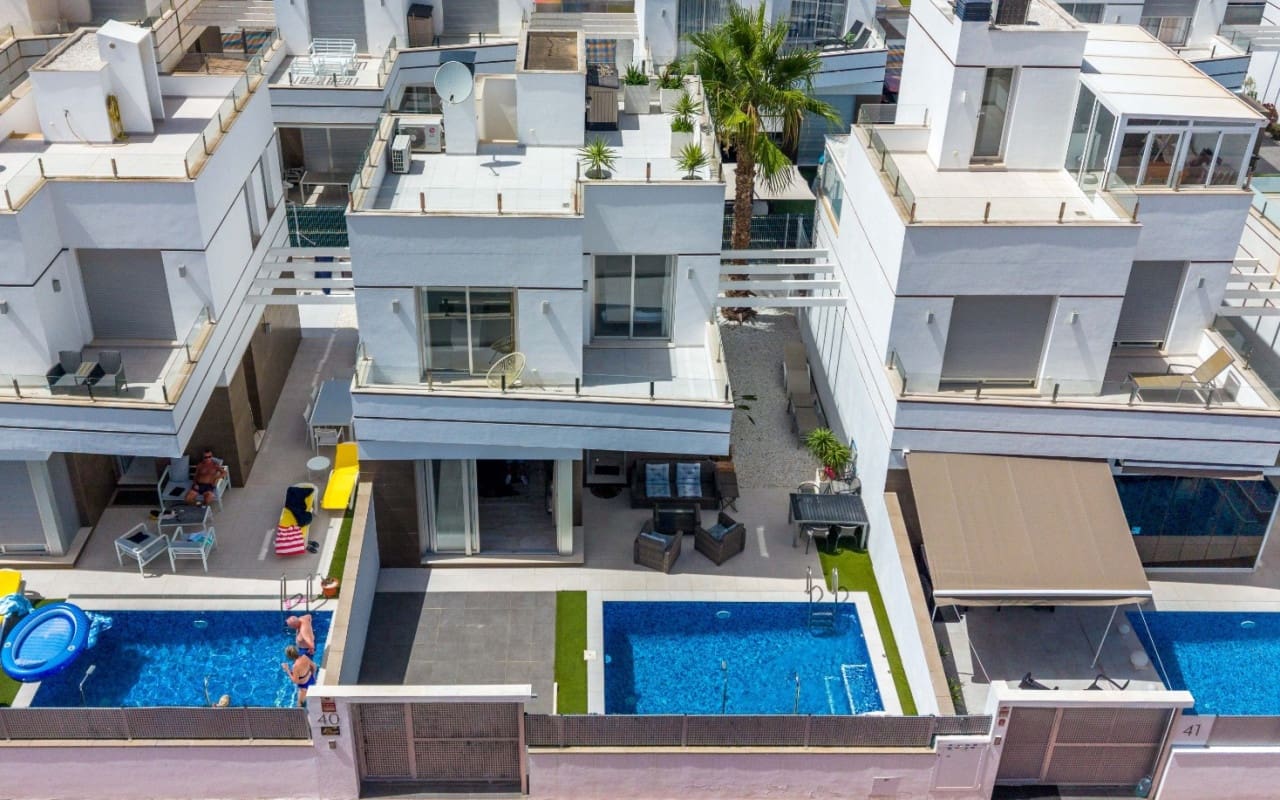 3 soverom Villa til salgs i Ciudad Quesada med svømmebasseng - € 399 000 (Ref: 9997263)