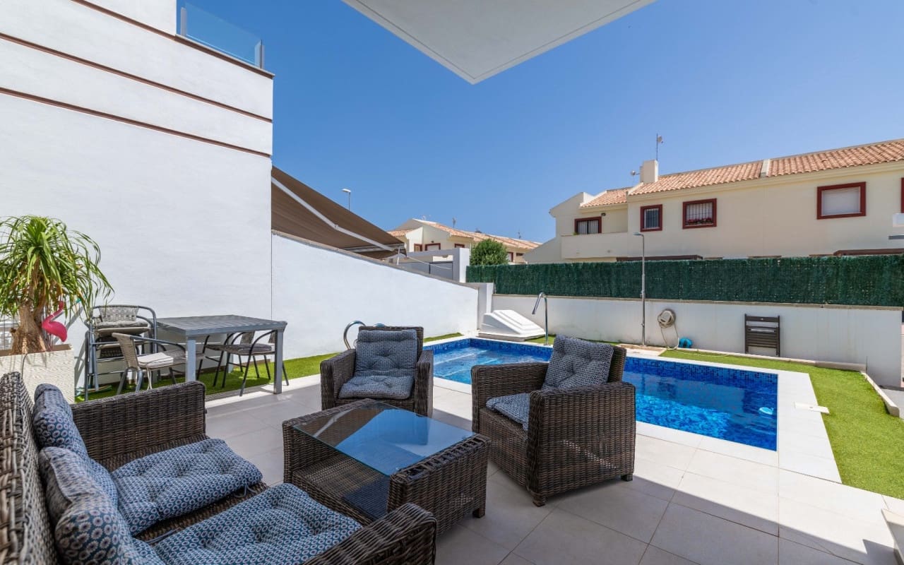 3 soverom Villa til salgs i Ciudad Quesada med svømmebasseng - € 399 000 (Ref: 9997263)