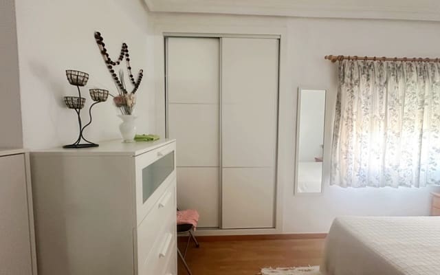 Casa de 1 habitación en La Mata, Torrevieja en venta con piscina - 146.900 € (Ref: 9997264)