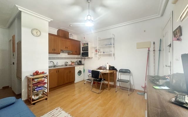 Casa de 1 habitación en La Mata, Torrevieja en venta con piscina - 146.900 € (Ref: 9997264)