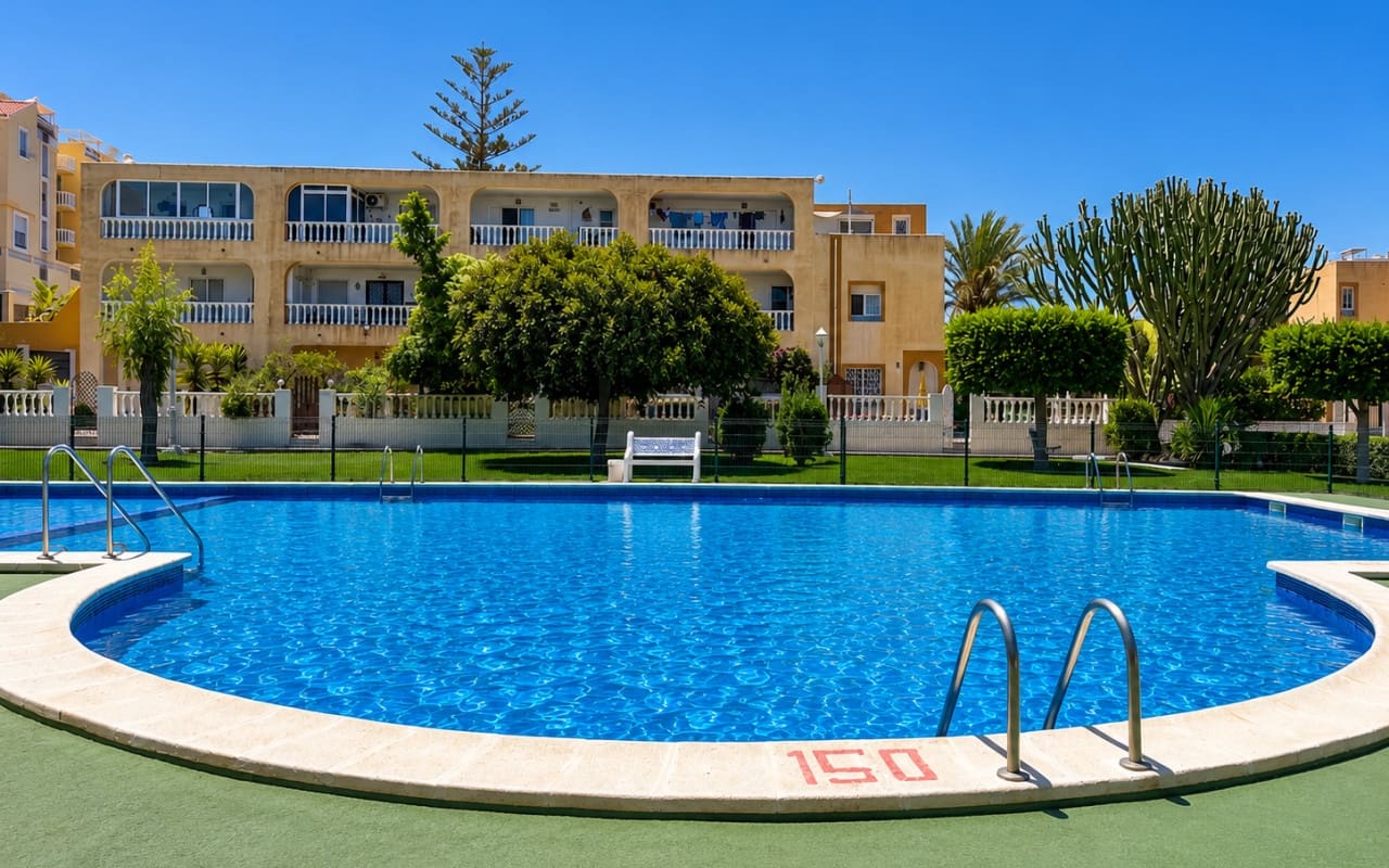 Casa de 1 habitación en La Mata en venta con piscina - 146.900 € (Ref: 9997264)