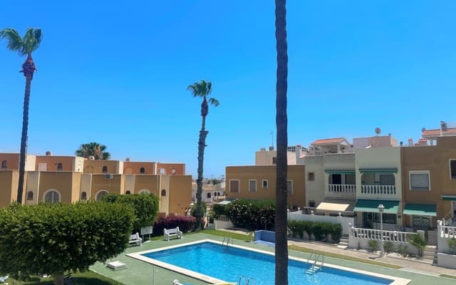 Casa de 1 habitación en La Mata, Torrevieja en venta con piscina - 146.900 € (Ref: 9997264)