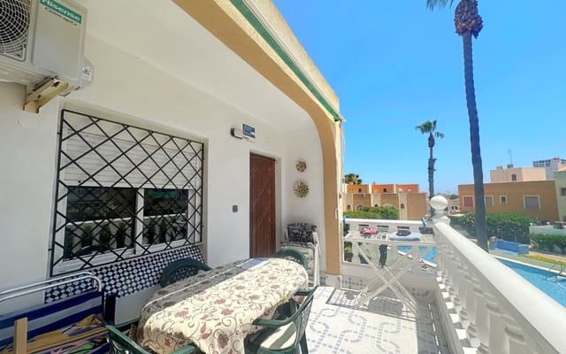 Casa de 1 habitación en La Mata, Torrevieja en venta con piscina - 146.900 € (Ref: 9997264)