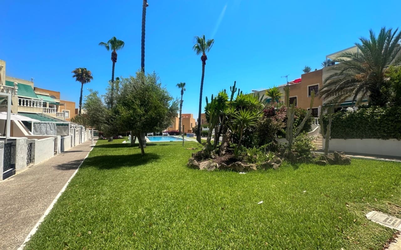 Casa de 1 habitación en La Mata en venta con piscina - 146.900 € (Ref: 9997264)