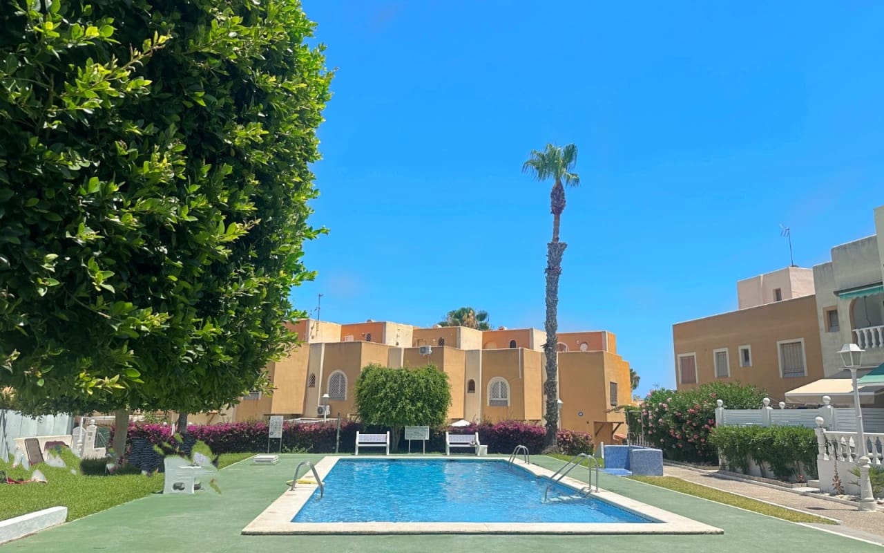 Casa de 1 habitación en La Mata en venta con piscina - 146.900 € (Ref: 9997264)