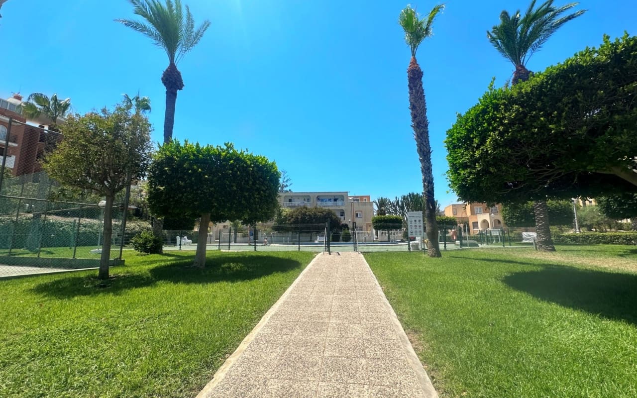 Casa de 1 habitación en La Mata en venta con piscina - 146.900 € (Ref: 9997264)